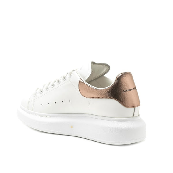 Oversize sole’ sneakers