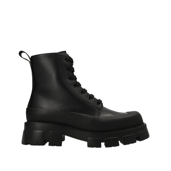 Combat’ boots