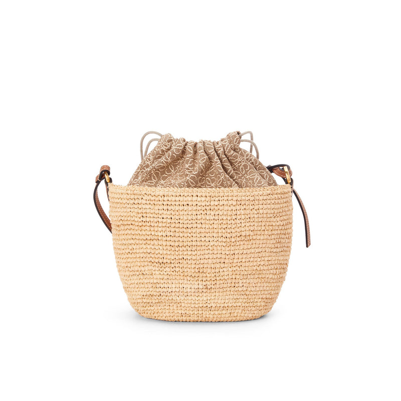 Pochette bag in raffia, Anagram jacquard and calfskin