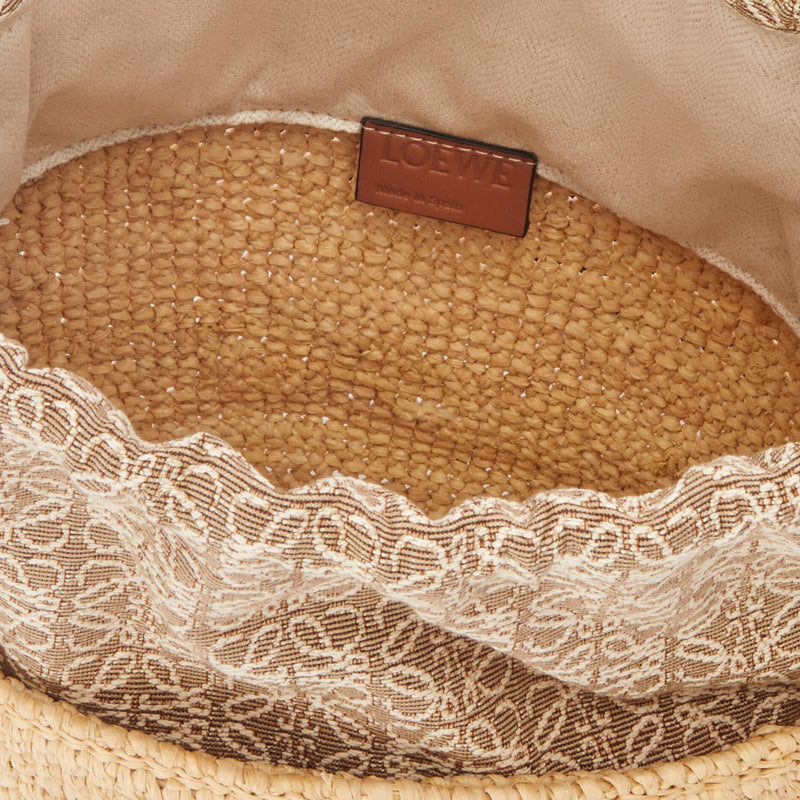 Pochette bag in raffia, Anagram jacquard and calfskin