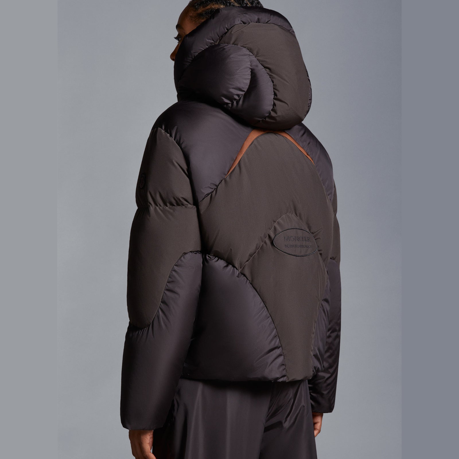 美品MONCLER ダウンジャケット MONCLER Canard Short Down Jacket I20931A001405973C001 – BORDER-GARA