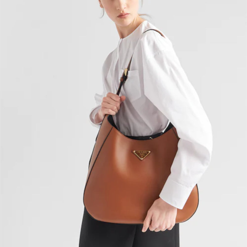 Large leather shoulder bag with topstitching
