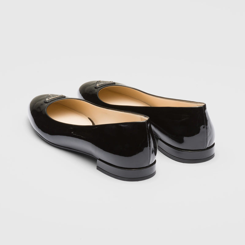 Patent leather ballerinas