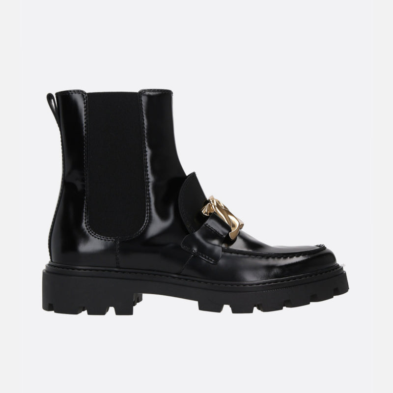 CHAIN-DETAILED SHINY LEATHER CHELSEA BOOTS