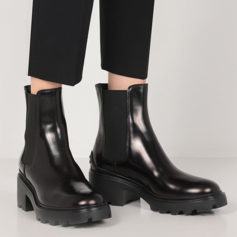SHINY LEATHER CHELSEA BOOTS